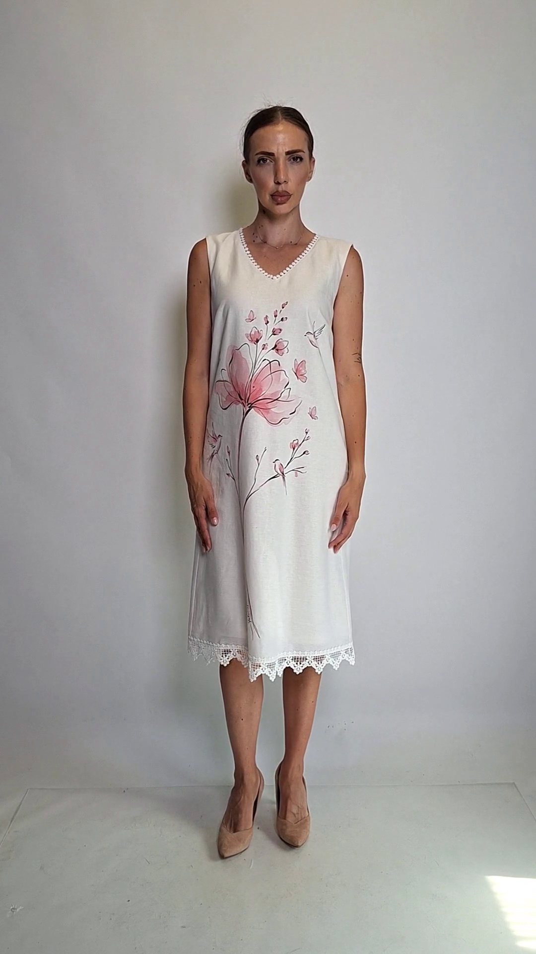 Linen Dress with Fine Lace Vita Blossom